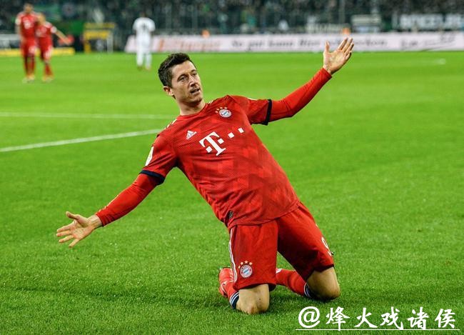 德甲-莱万2球再破纪录穆勒2传 拜仁4-0大胜多特