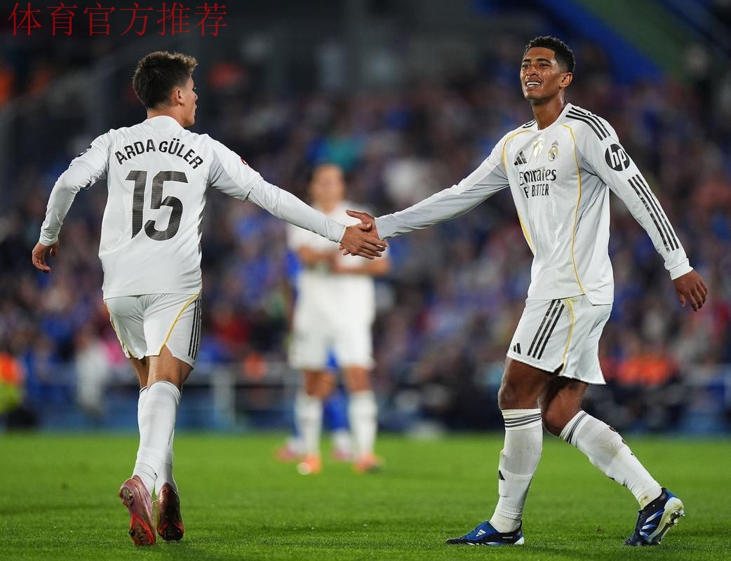 1-0!姆巴佩救主,11战狂轰15球,熊皇连造红牌,皇马夺回榜首 1-0!姆巴佩救主,11战狂轰15球,熊皇连造红牌,皇马夺回榜首